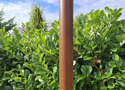 AlarmsysteemExpert.nl Donker houtstructuur cameramast met kantelanker 4 meter