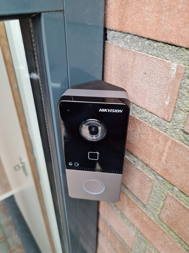 Hikvision DS-KABV6113-A, Schuin Opbouwframe t.b.v. DS-KV6103/6113